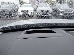 Volvo  Ultra T8 AWD/FourC/AHK/HeadUP/Pano/360°/BLS