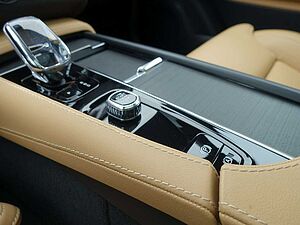 Volvo  Plus Bright T8 AWD Plug-In B&W/HUD/PANORAMA