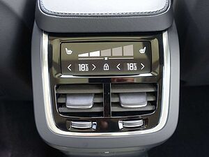 Volvo  Ultra T8 AWD Plug-in Hybrid/Pano/H&K