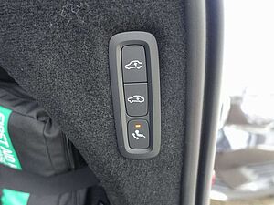 Volvo  Ultra Dark T8 AWD Plug-in Hybrid/AHK/HeadUP