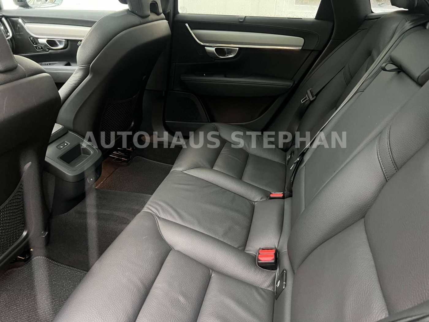 Volvo  Plus B4 D AWD Geartronic -33%