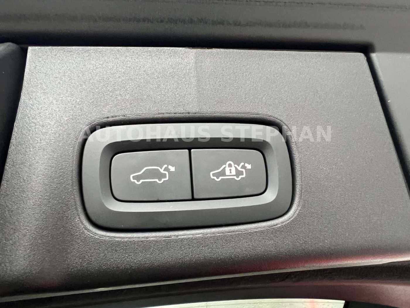 Volvo  Plus B4 D AWD Geartronic -33%