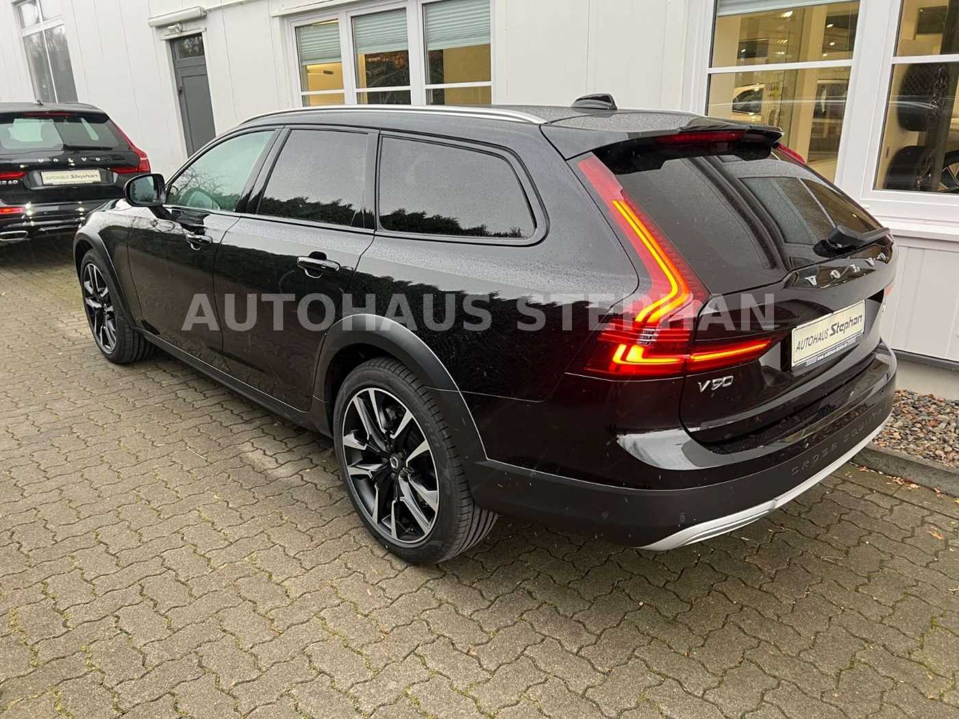 Volvo  Plus B4 D AWD Geartronic -33%