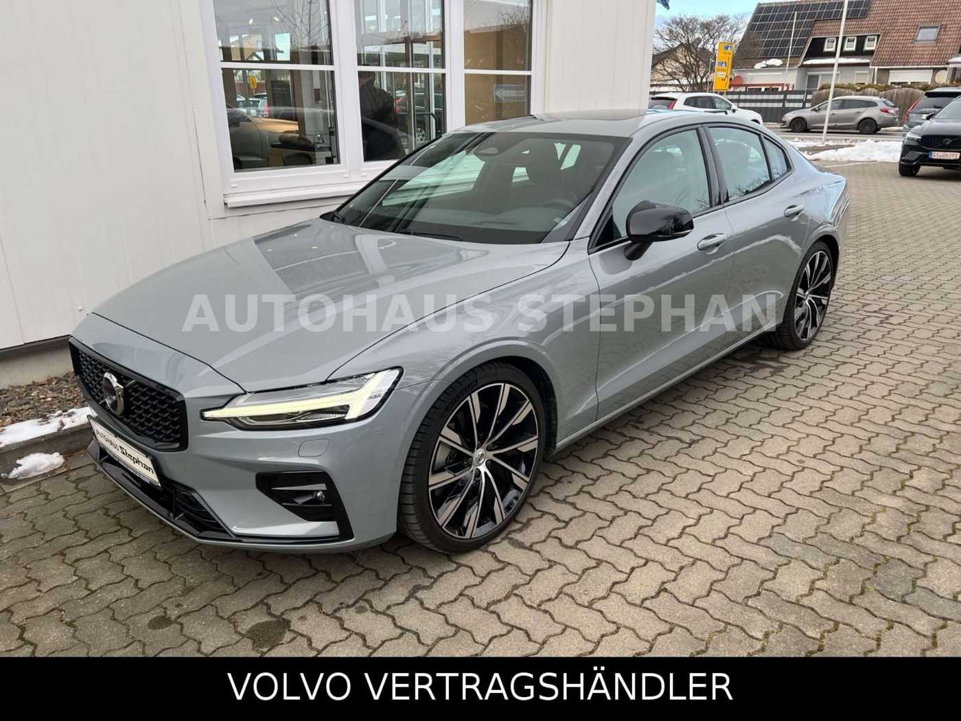 Volvo  B5 AWD Automatik Ultimate Dark Garantie