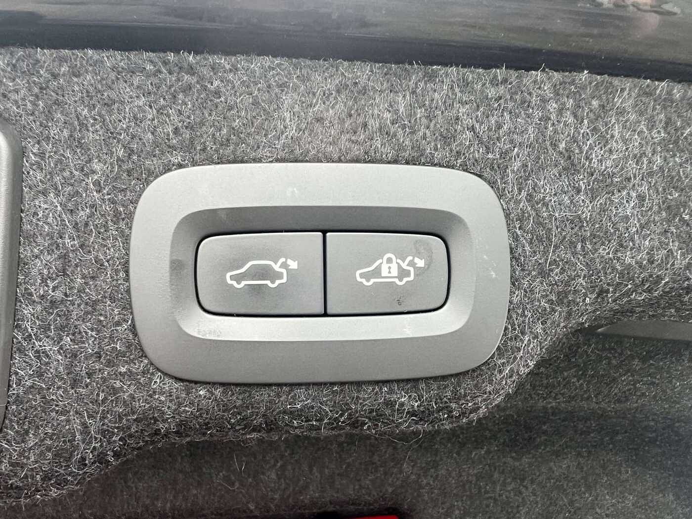 Volvo  Recharge T8 AWD PLUS DARK GARANTIE -39%