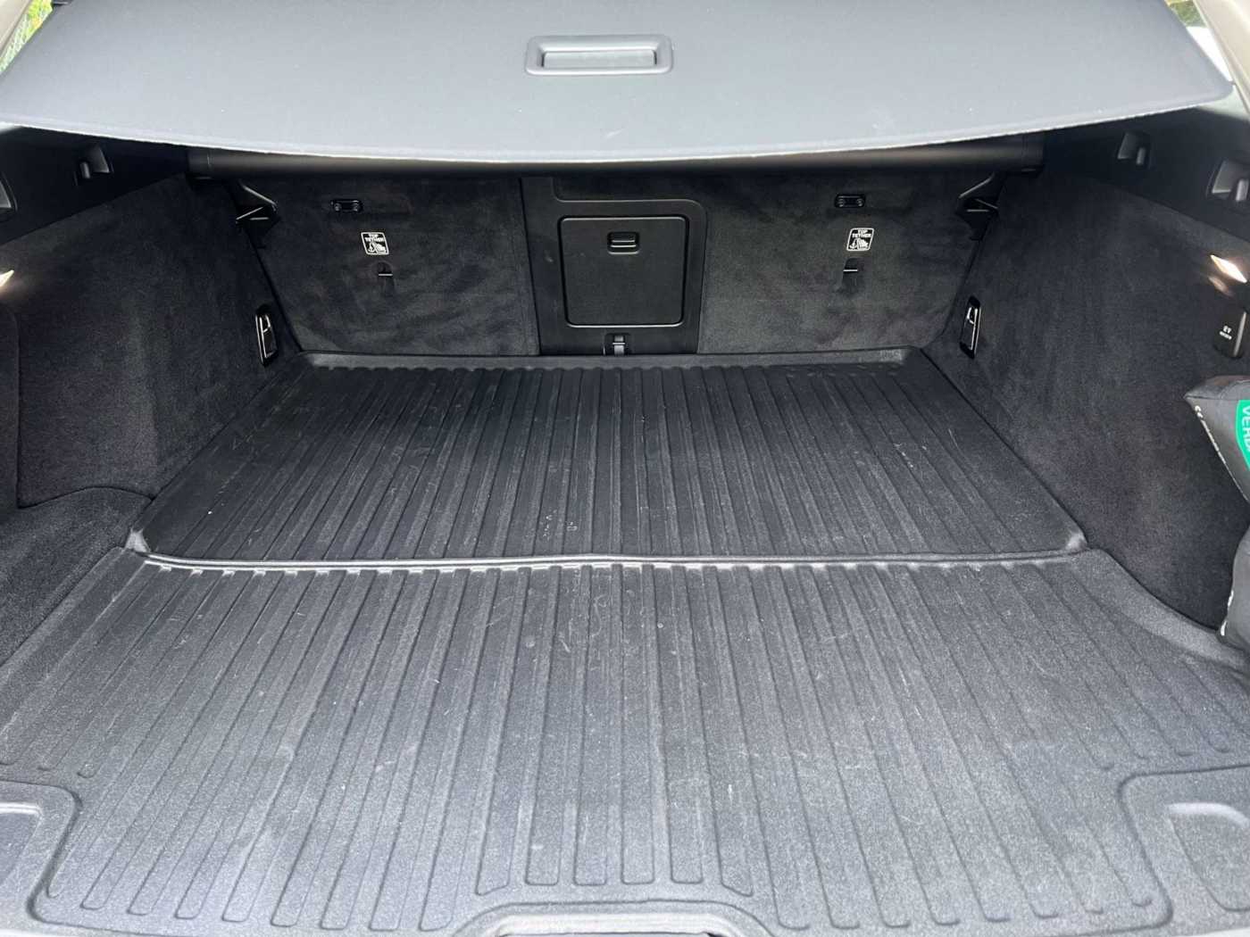 Volvo  B4 Diesel Automatik Momentum PRO GARANTIE