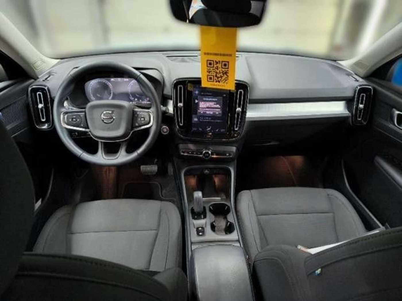 Volvo  D3 Automatik Momentum Pro AHK GARANTIE