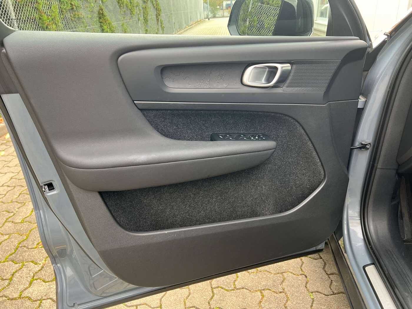 Volvo  Recharge Single Motor Core AHK GARANTIE