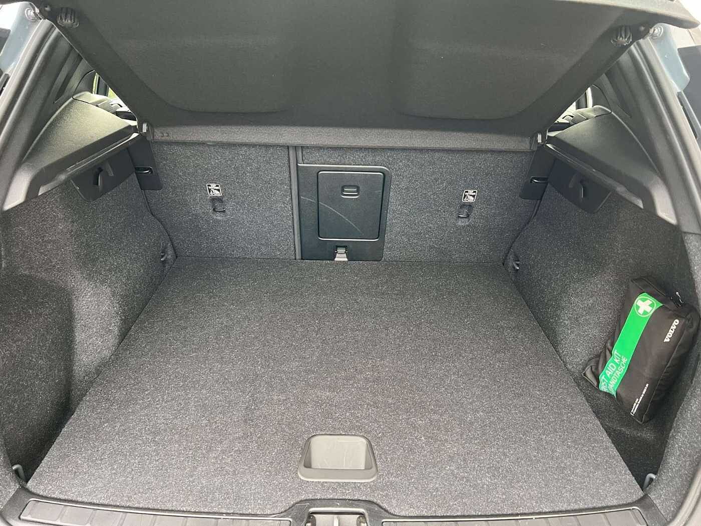 Volvo  Recharge Single Motor Core AHK GARANTIE