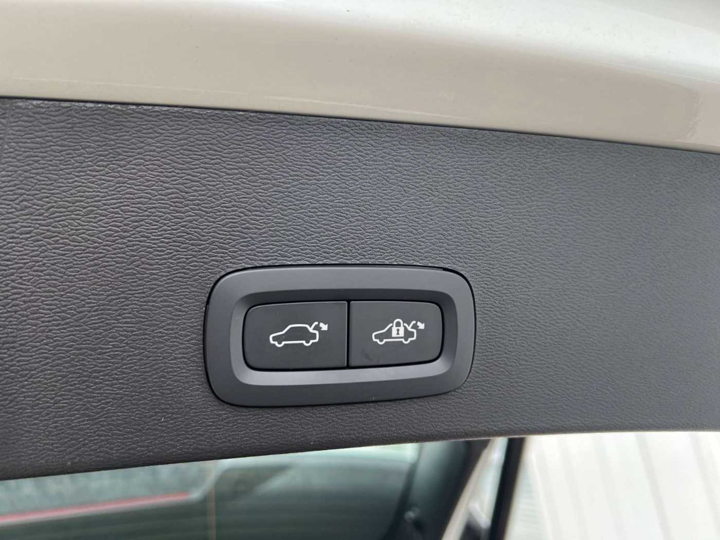 Volvo  Recharge T5 PLUS DARK AHK GARANTIE