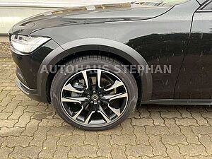 Volvo  Plus B4 D AWD Geartronic -33%