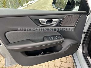 Volvo  B5 AWD Automatik Ultimate Dark Garantie