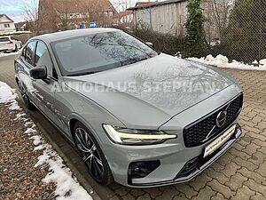 Volvo  B5 AWD Automatik Ultimate Dark Garantie