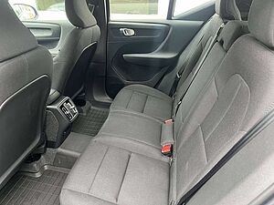 Volvo  B3 Autom. Essential MY25 NAVI KAMERA