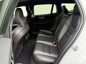 Volvo  B4 B Plus Dark Autom. MY25 GARANTIE