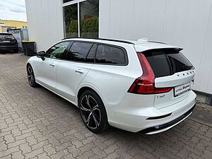 Volvo  B4 B Plus Dark Autom. MY25 GARANTIE