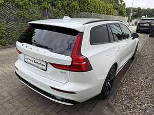 Volvo  B4 B Plus Dark Autom. MY25 GARANTIE