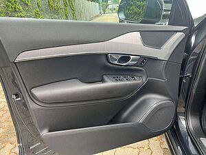 Volvo  B5 Diesel AWD Momentum Pro AHK GARANTIE