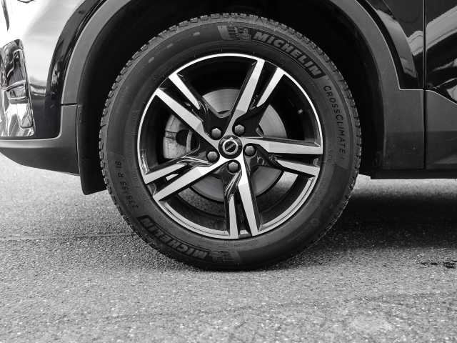 Volvo  Plus Dark 2WD B3 EU6d digitales Cockpit Memory Sitze Soundsystem HarmanKardon LE