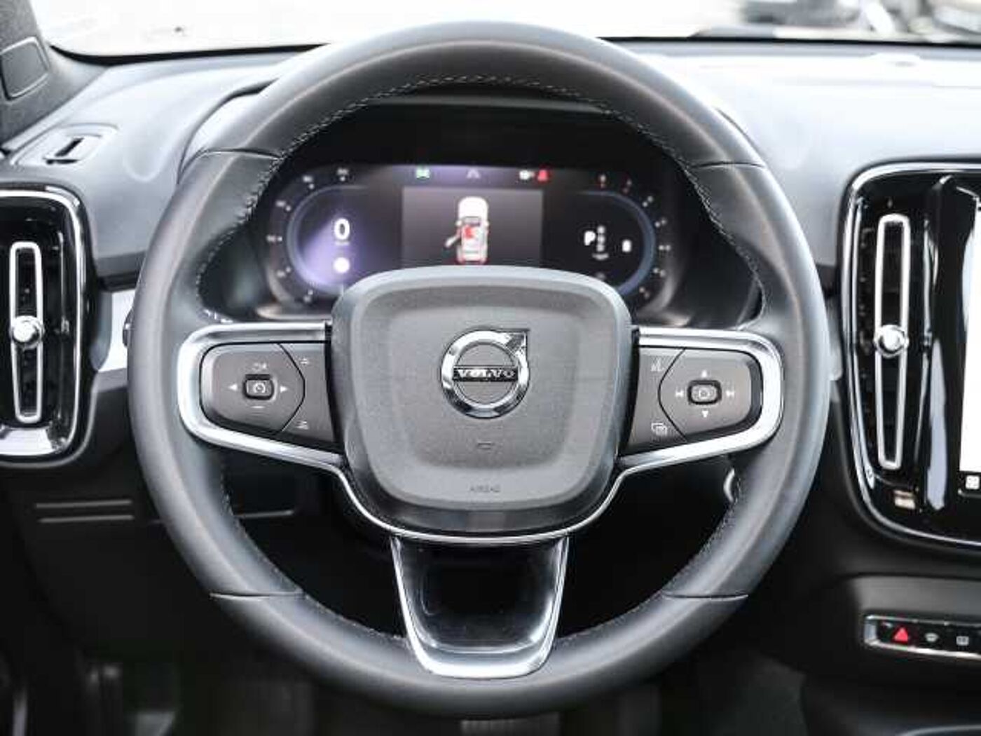 Volvo  Plus Dark 2WD B3 EU6d digitales Cockpit Memory Sitze Soundsystem HarmanKardon LE