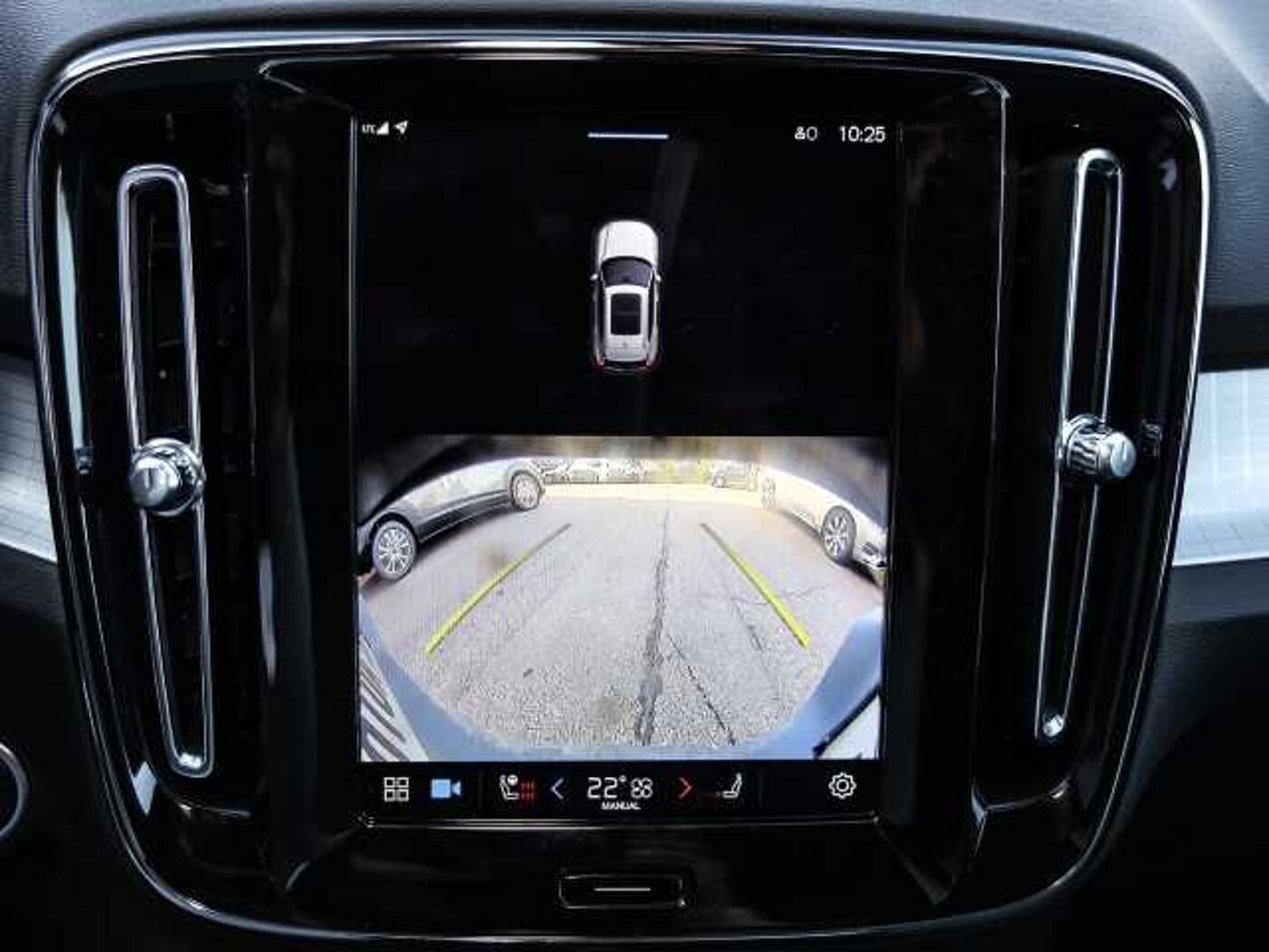 Volvo  Plus Dark 2WD B3 EU6d digitales Cockpit Memory Sitze Soundsystem HarmanKardon LE