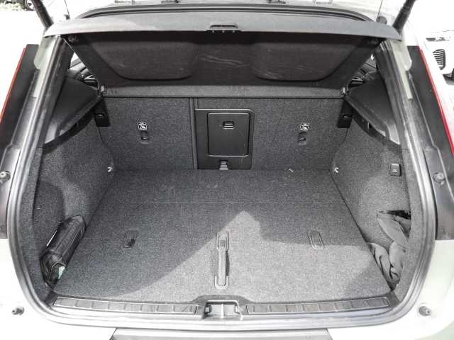 Volvo  Plus Dark 2WD B3 EU6d digitales Cockpit Memory Sitze Soundsystem HarmanKardon LE