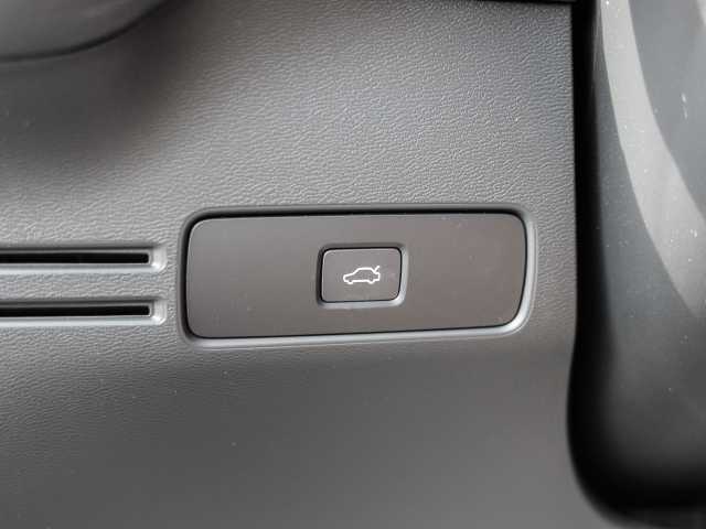 Volvo  Plus Dark 2WD B3 EU6d digitales Cockpit Memory Sitze Soundsystem HarmanKardon LE