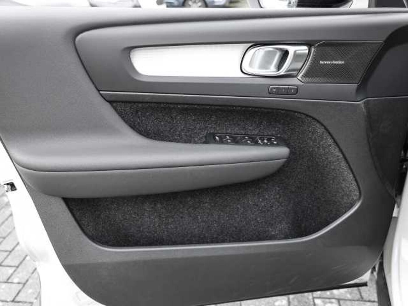 Volvo  Plus Dark 2WD B3 EU6d digitales Cockpit Memory Sitze Soundsystem HarmanKardon LE