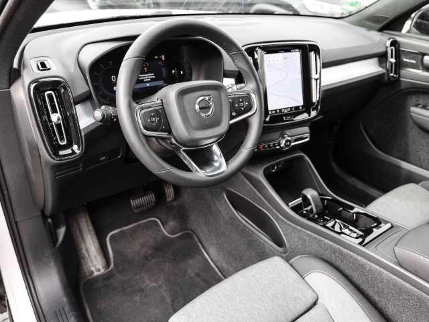 Volvo  Plus Dark 2WD B3 EU6d digitales Cockpit Memory Sitze Soundsystem HarmanKardon LE