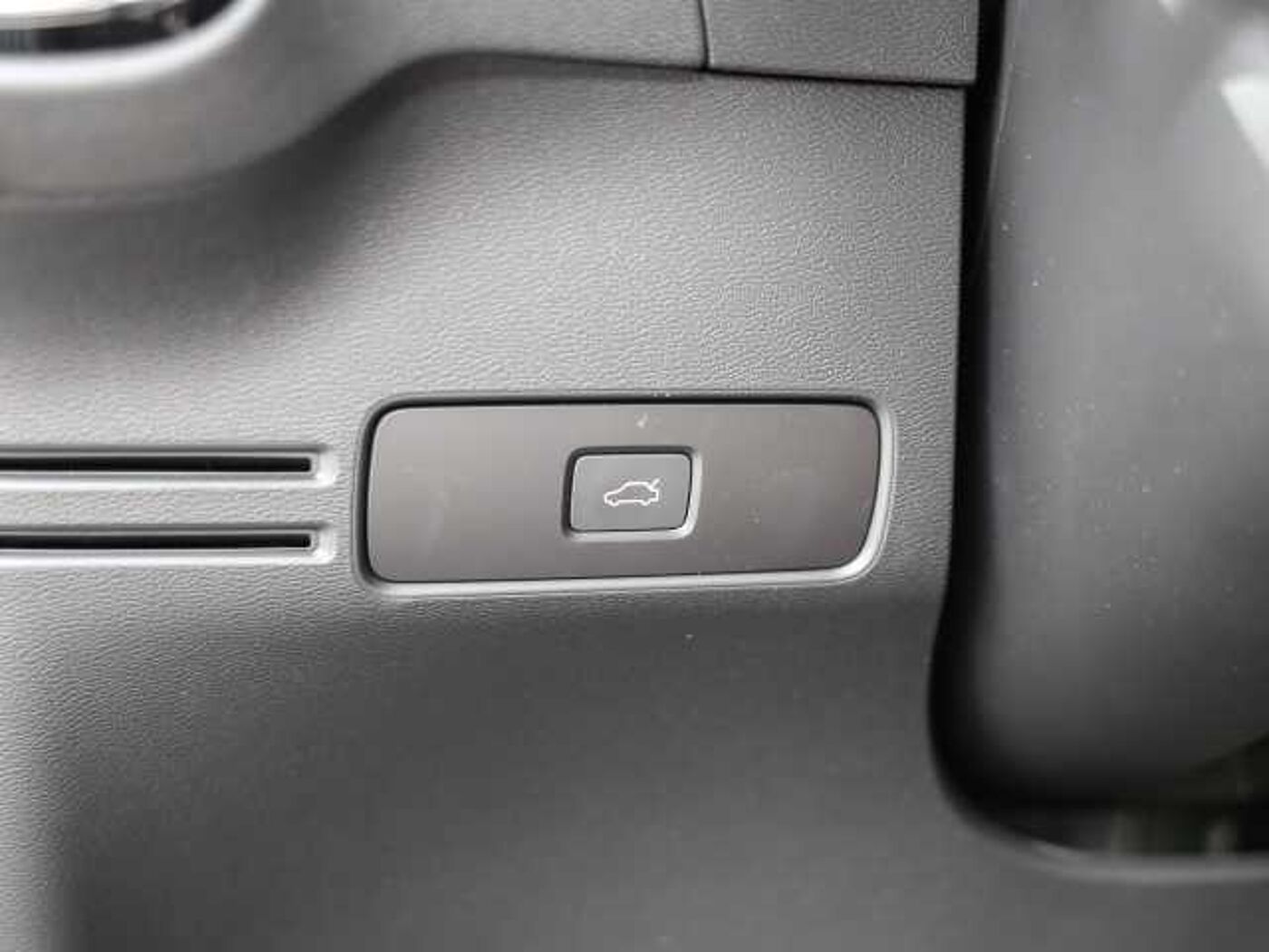 Volvo  Plus Dark 2WD B3 EU6d digitales Cockpit Memory Sitze Soundsystem HarmanKardon LE