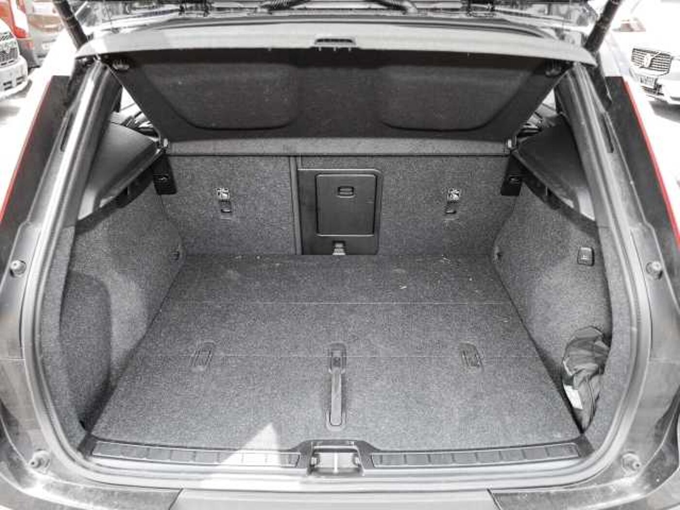 Volvo  Plus Dark 2WD B3 EU6d digitales Cockpit Memory Sitze Soundsystem HarmanKardon LE