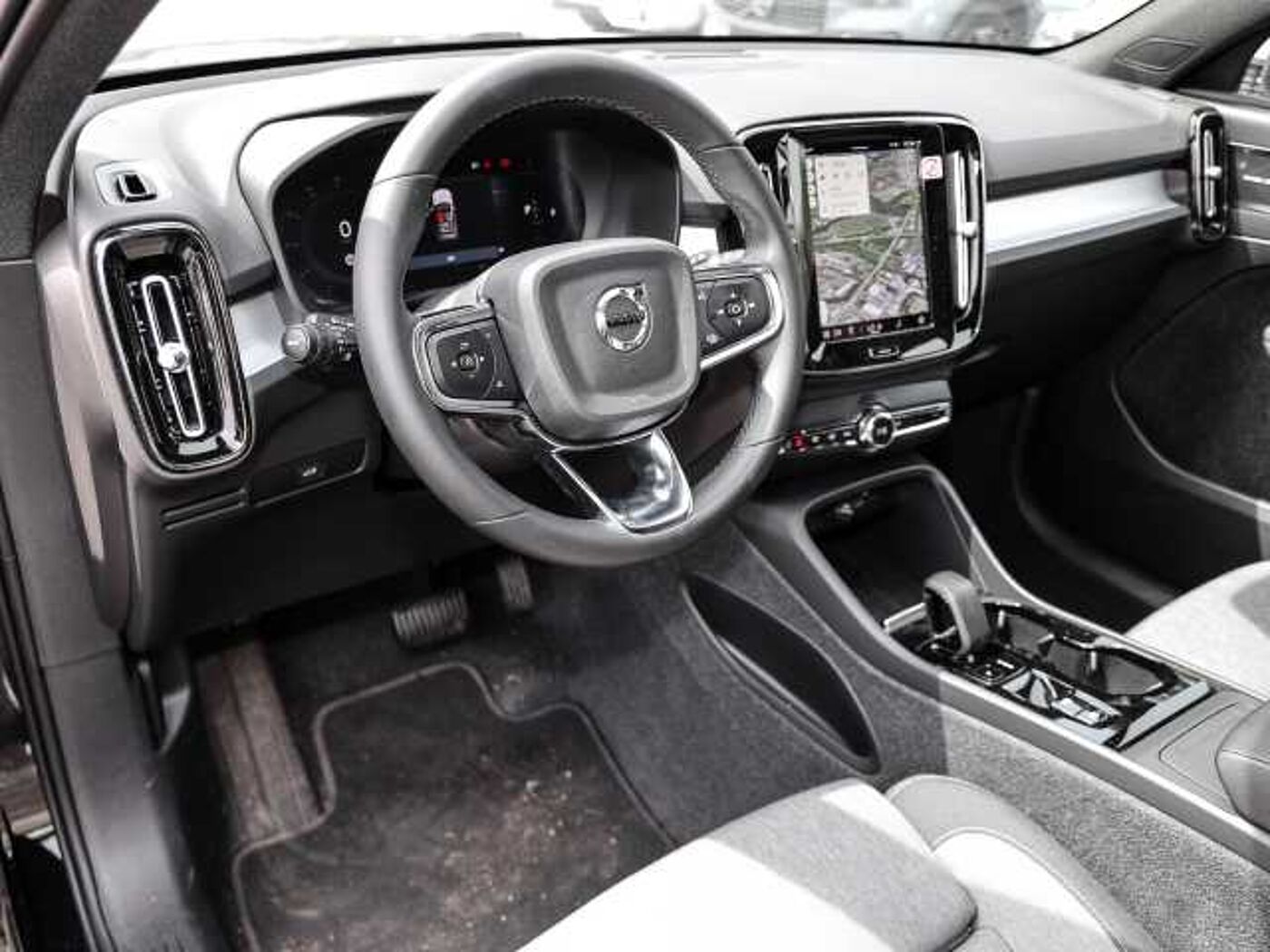 Volvo  Plus Dark 2WD B3 EU6d digitales Cockpit Memory Sitze Soundsystem HarmanKardon LE