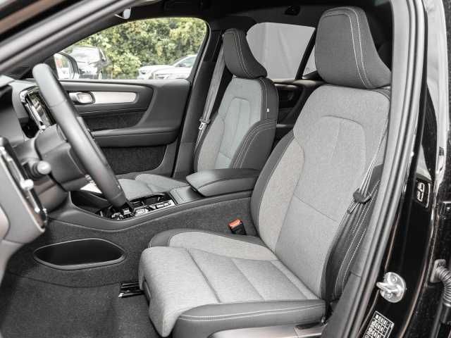 Volvo  Plus Dark 2WD B3 EU6d digitales Cockpit Memory Sitze Soundsystem HarmanKardon LE