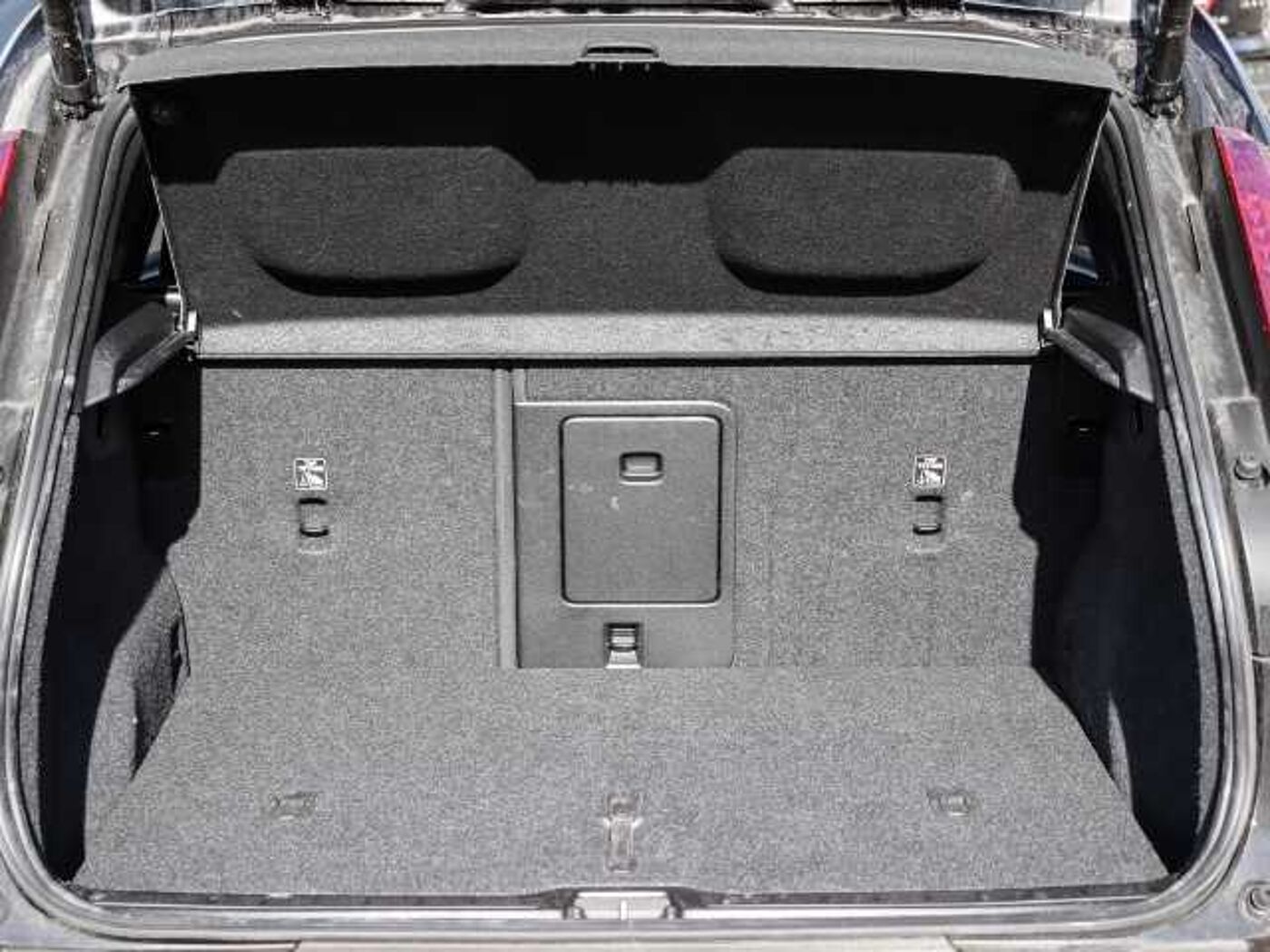 Volvo  Plus Dark 2WD B3 EU6d digitales Cockpit Memory Sitze Soundsystem HarmanKardon LE
