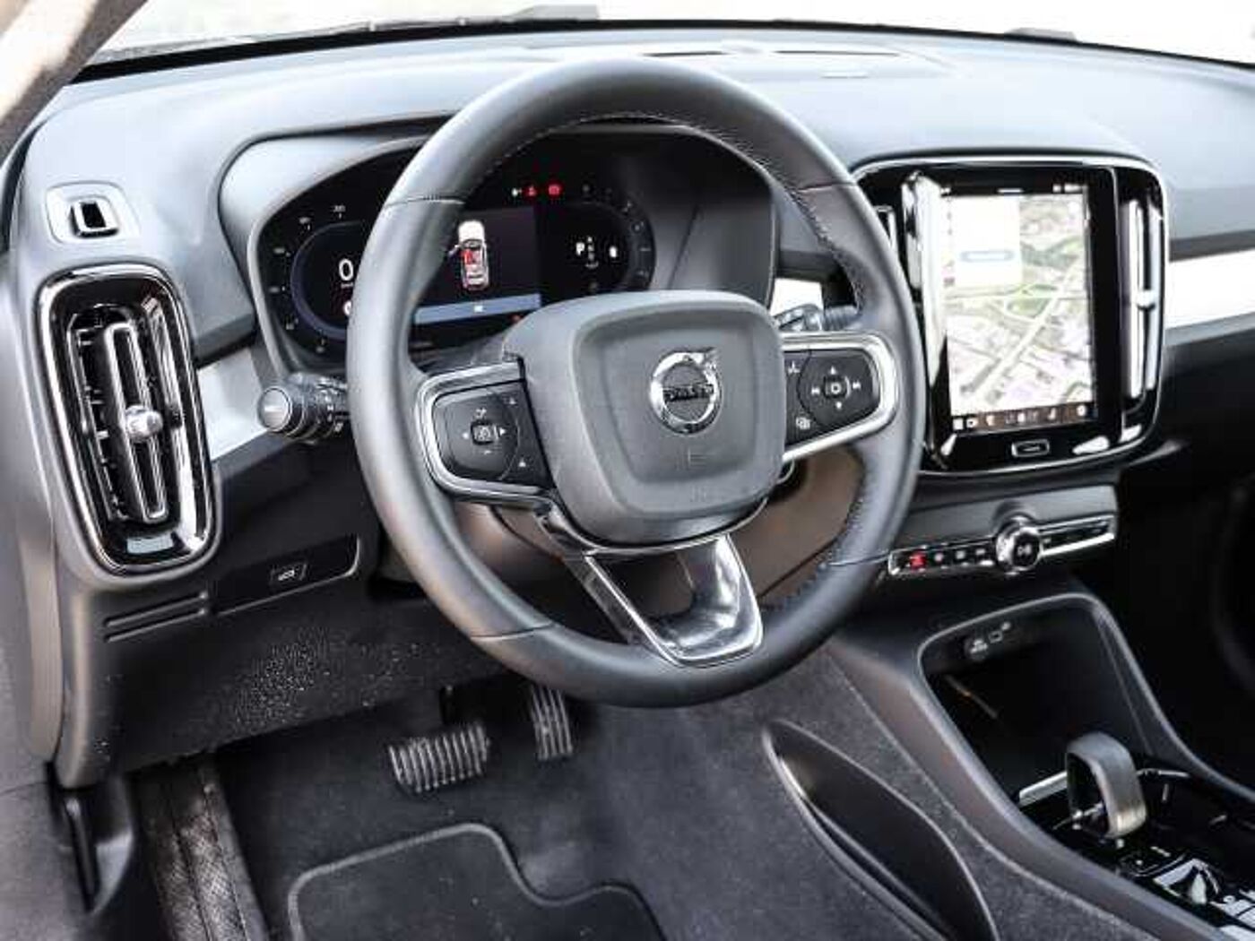 Volvo  Plus Dark 2WD B3 EU6d digitales Cockpit Memory Sitze Soundsystem HarmanKardon LE