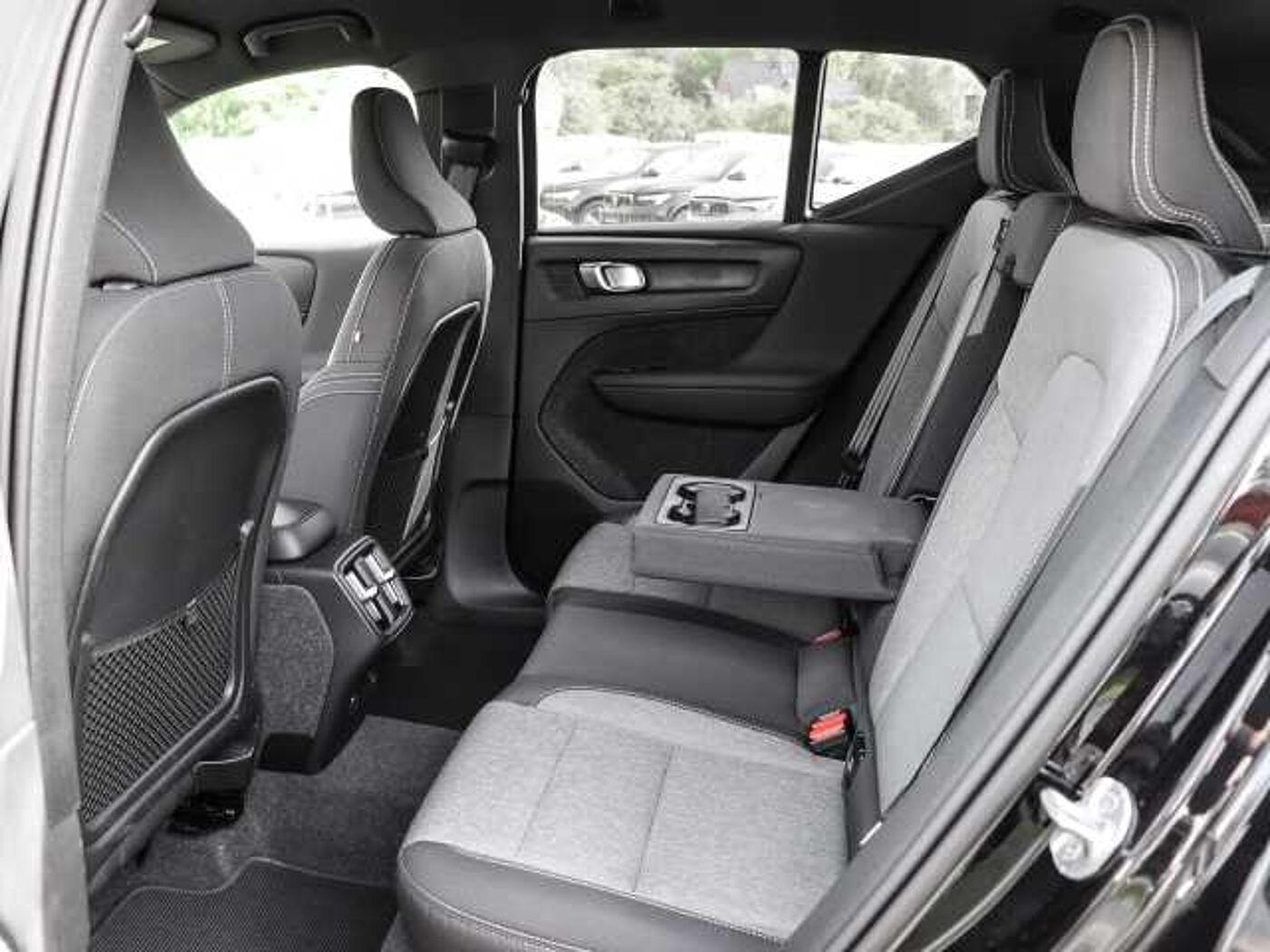 Volvo  Plus Dark 2WD B3 EU6d digitales Cockpit Memory Sitze Soundsystem HarmanKardon LE
