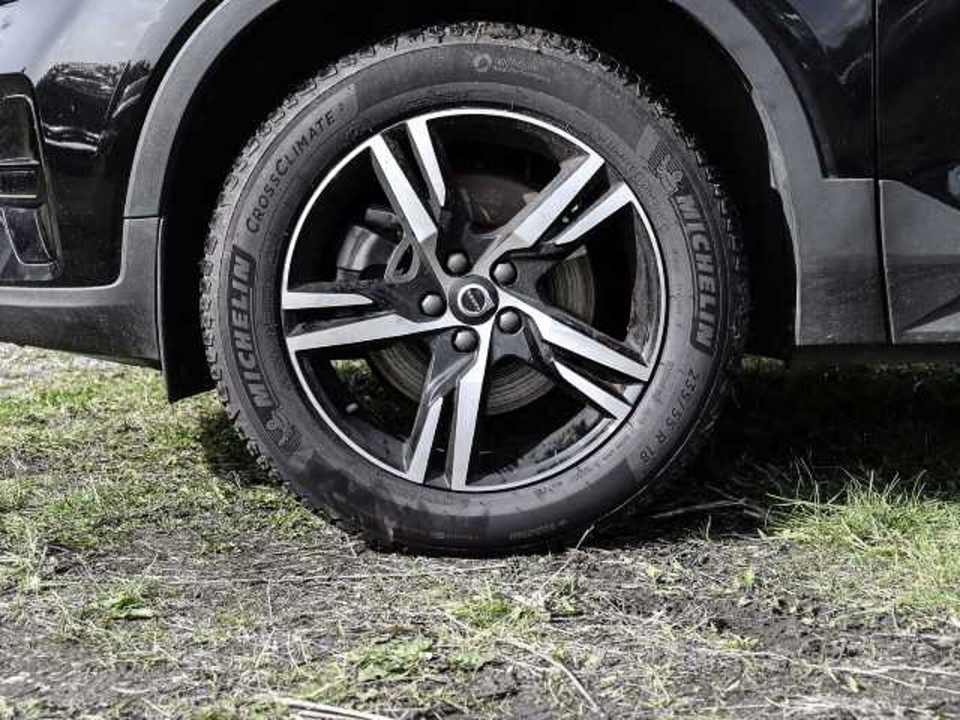 Volvo  Plus Dark 2WD B3 EU6d digitales Cockpit Memory Sitze Soundsystem HarmanKardon LE