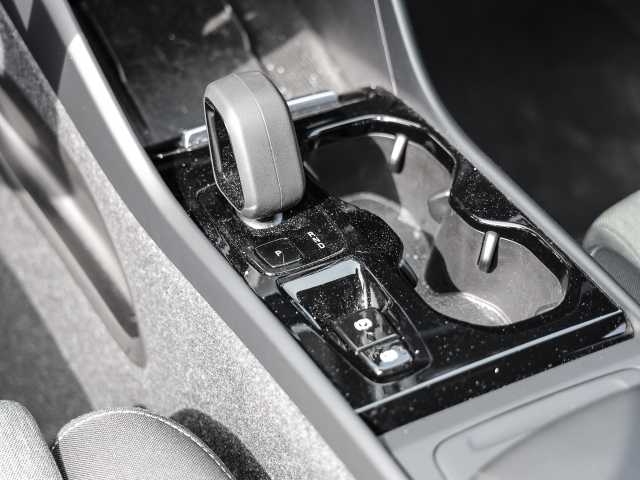 Volvo  Plus Dark 2WD B3 EU6d digitales Cockpit Memory Sitze Soundsystem HarmanKardon LE