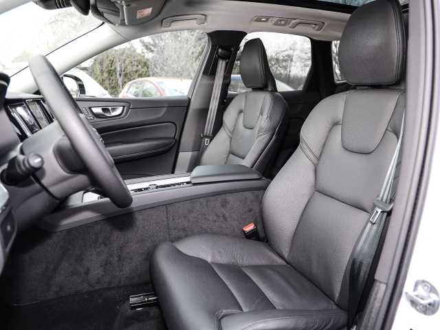 Volvo  Ultimate Dark 2WD B4 Diesel EU6d HUD AD digitales Cockpit Memory Sitze Soundsyst