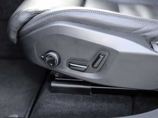 Volvo  Ultimate Dark AWD B4 Diesel EU6d Allrad HUD AD StandHZG digitales Cockpit Memory