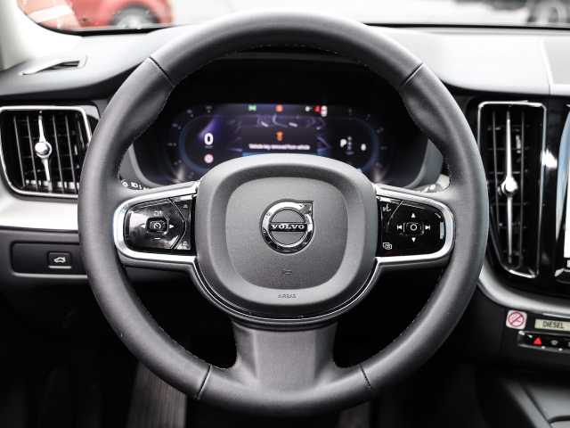 Volvo  Plus Dark 2WD B4 Diesel EU6d digitales Cockpit Memory Sitze Soundsystem HarmanKa