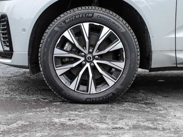 Volvo  Plus Dark AWD B5 Benzin EU6d Allrad Leder digitales Cockpit Memory Sitze Soundsy
