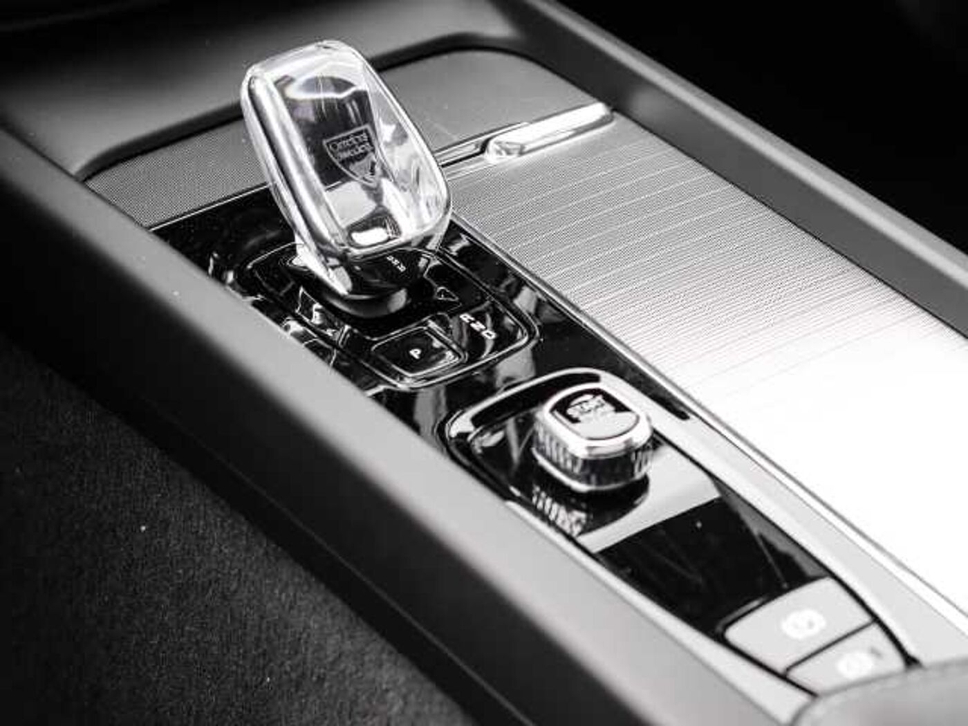 Volvo  Ultimate Dark AWD B5 Benzin EU6d Allrad HUD StandHZG Leder digitales Cockpit Mem