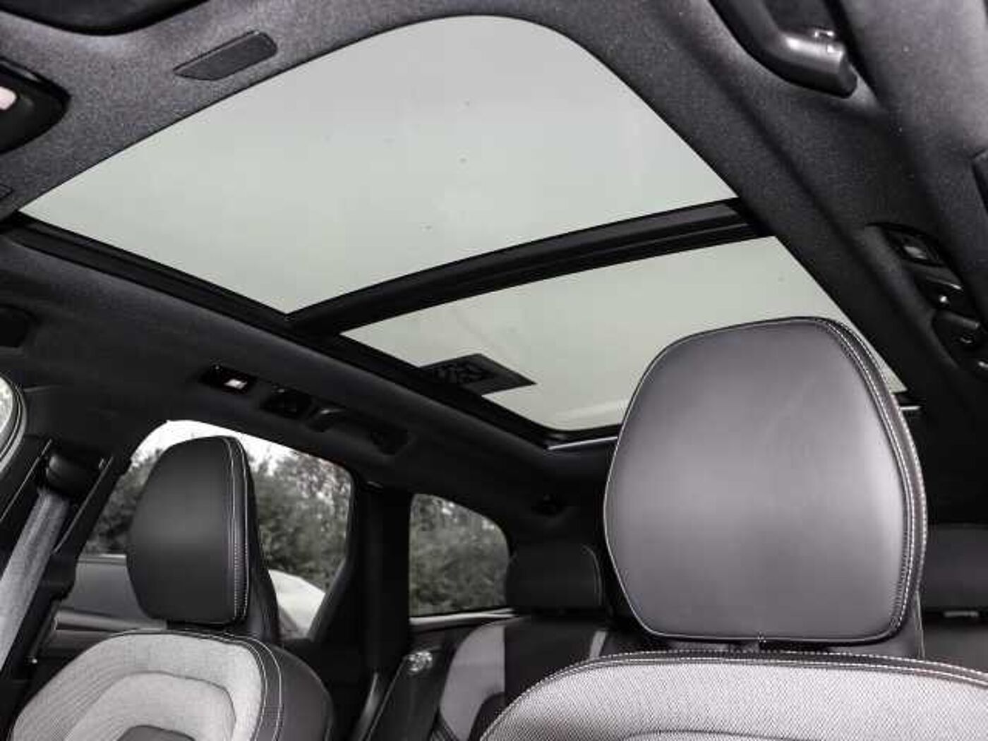 Volvo  Ultimate Dark AWD B5 Benzin EU6d Allrad HUD StandHZG Leder digitales Cockpit Mem