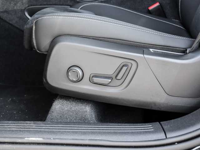 Volvo  Plus Dark 2WD B4 EU6d digitales Cockpit Memory Sitze Soundsystem HarmanKardon 36