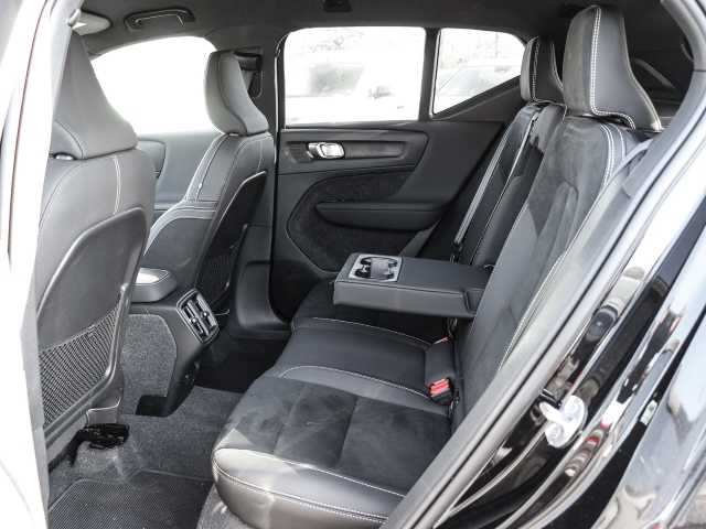 Volvo  Plus Dark 2WD B4 EU6d digitales Cockpit Memory Sitze Soundsystem HarmanKardon 36