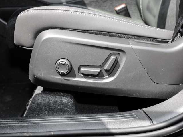 Volvo  Plus Dark 2WD B4 EU6d digitales Cockpit Memory Sitze Soundsystem HarmanKardon 36
