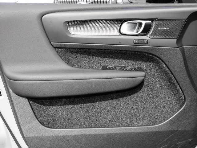 Volvo  Plus Dark 2WD B4 EU6d digitales Cockpit Memory Sitze Soundsystem HarmanKardon 36