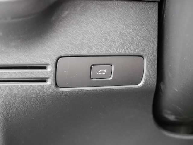 Volvo  Plus Dark 2WD B4 EU6d digitales Cockpit Memory Sitze Soundsystem HarmanKardon 36