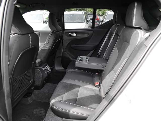 Volvo  Plus Dark 2WD B4 EU6d digitales Cockpit Memory Sitze Soundsystem HarmanKardon 36